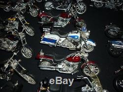 Collection de 69 moto harley davidson en bon état avec béquille