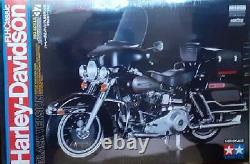 Harley Davidson FLH Classic Black Version 1/6ème Tamiya 16037